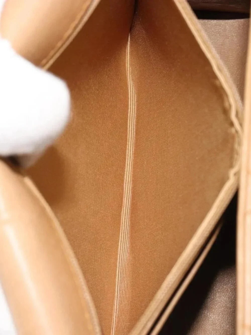 CHANEL Matelasse Shoulder Bag Lamb Skin Beige Gold CC Auth 187187